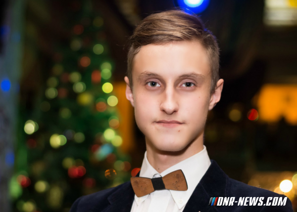"Мы не собираемся на Украину": Активист "Молодой республики" оригинально обосновал необходимость требовать вхождения Донбасса в состав Украины
